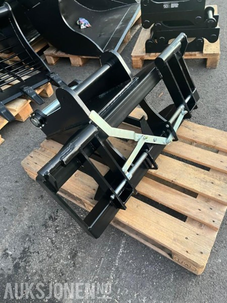 Overgangsramme S50/S60 til SMS/EURO - NY! - Adapterek - Építőipari gépek: 1 kép. Overgangsramme S50/S60 til SMS/EURO - NY! - Adapterek - Építőipari gépek: 1 kép.