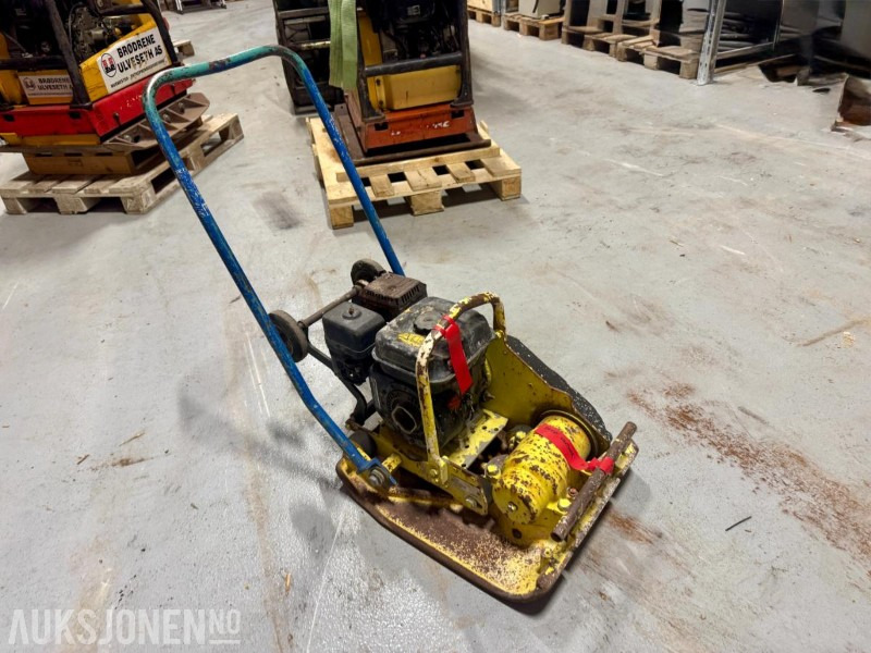 Ammann AVP 1850 – Vibroplate - Építőipari berendezések: 2 kép. Ammann AVP 1850 – Vibroplate - Építőipari berendezések: 2 kép.