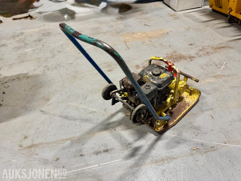 Ammann AVP 1850 – Vibroplate - Építőipari berendezések: 3 kép. Ammann AVP 1850 – Vibroplate - Építőipari berendezések: 3 kép.