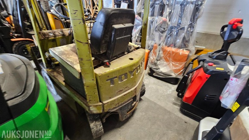 1980 Toyota 4FB10 Elektrisk gaffeltruck - Mangler glans, men ikke sjel/Rep.objekt - Anyagmozgató gép: 4 kép. 1980 Toyota 4FB10 Elektrisk gaffeltruck - Mangler glans, men ikke sjel/Rep.objekt - Anyagmozgató gép: 4 kép.