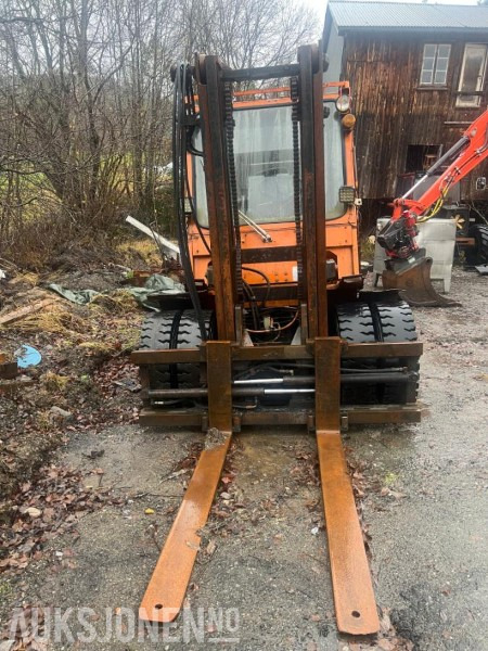 1990 Toyota 02- 3 FD40. Truck med sideforskyvning - MVA-FRI - Anyagmozgató gép: 5 kép. 1990 Toyota 02- 3 FD40. Truck med sideforskyvning - MVA-FRI - Anyagmozgató gép: 5 kép.