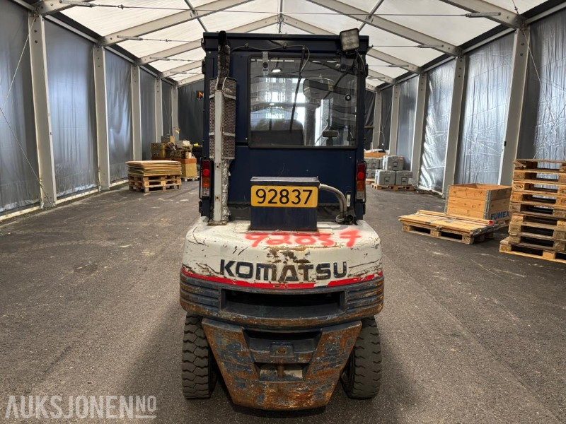 1993 Komatsu FD25T-11E dieseltruck - Anyagmozgató gép: 5 kép. 1993 Komatsu FD25T-11E dieseltruck - Anyagmozgató gép: 5 kép.