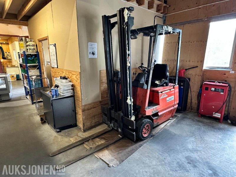 1993 Linde E15 Elektrisk Gaffeltruck - Anyagmozgató gép: 1 kép. 1993 Linde E15 Elektrisk Gaffeltruck - Anyagmozgató gép: 1 kép.