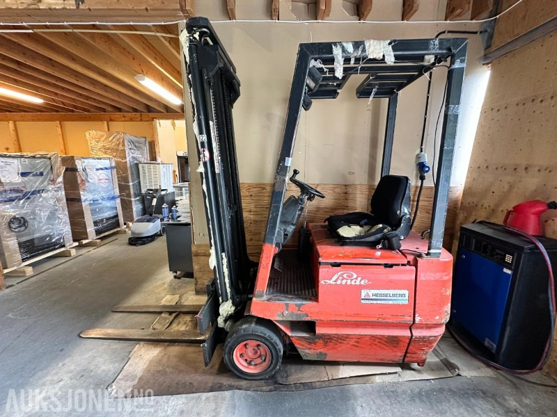 1993 Linde E15 Elektrisk Gaffeltruck - Anyagmozgató gép: 2 kép. 1993 Linde E15 Elektrisk Gaffeltruck - Anyagmozgató gép: 2 kép.