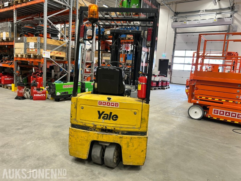 1998 Yale ERP 16 ATF-4950 elektrisk motvektstruck - Anyagmozgató gép: 4 kép. 1998 Yale ERP 16 ATF-4950 elektrisk motvektstruck - Anyagmozgató gép: 4 kép.