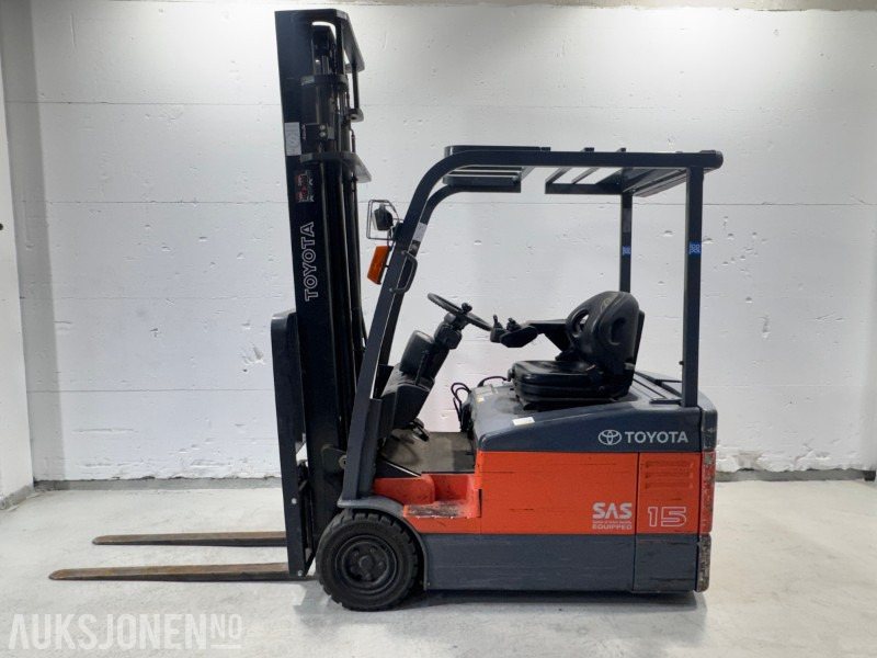 2007 Toyota 7FBEF15 - Elektrisk motvektstruck - kun 1315 timer - Anyagmozgató gép: 2 kép. 2007 Toyota 7FBEF15 - Elektrisk motvektstruck - kun 1315 timer - Anyagmozgató gép: 2 kép.