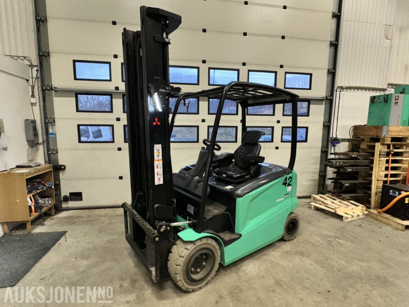 2015 Mitsubishi FB35N Elektrisk gaffeltruck m/spreder + sideskift – 3,5 tonn – Kun 496 timer! - Anyagmozgató gép: 1 kép. 2015 Mitsubishi FB35N Elektrisk gaffeltruck m/spreder + sideskift – 3,5 tonn – Kun 496 timer! - Anyagmozgató gép: 1 kép.
