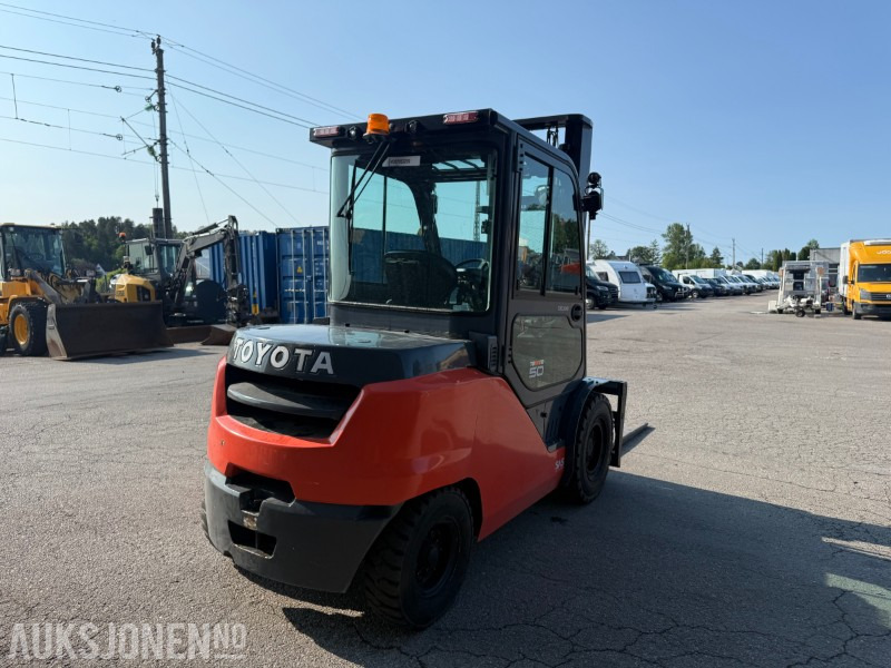 2019 Toyota 40-8FD45N Dieselmotvektstruck - KUN 1120 timer - Anyagmozgató gép: 5 kép. 2019 Toyota 40-8FD45N Dieselmotvektstruck - KUN 1120 timer - Anyagmozgató gép: 5 kép.