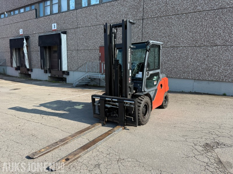 2019 Toyota 40-8FD45N Dieselmotvektstruck - KUN 1120 timer - Anyagmozgató gép: 2 kép. 2019 Toyota 40-8FD45N Dieselmotvektstruck - KUN 1120 timer - Anyagmozgató gép: 2 kép.