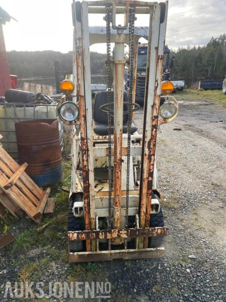 Gasstruck - Toyota Truck - Anyagmozgató gép: 3 kép. Gasstruck - Toyota Truck - Anyagmozgató gép: 3 kép.