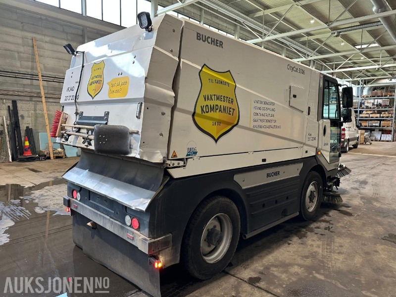 Bucher CityCat 5006 feiemaskin - 160 hk Iveco | Euro 6 | joystick | 4-hjulsstyring | høytrykk - Építőipari berendezések: 5 kép. Bucher CityCat 5006 feiemaskin - 160 hk Iveco | Euro 6 | joystick | 4-hjulsstyring | høytrykk - Építőipari berendezések: 5 kép.