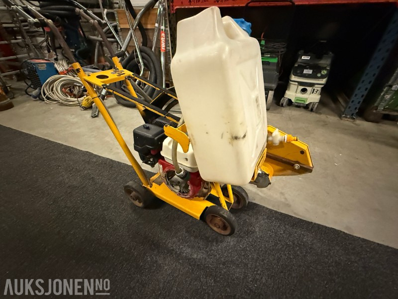 Cedima CF-7 Asfalt/betongsag - Építőipari berendezések: 2 kép. Cedima CF-7 Asfalt/betongsag - Építőipari berendezések: 2 kép.