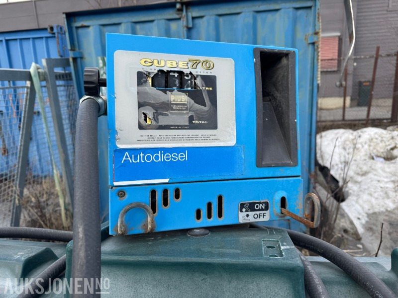 Dieseltank 2500 liter med 230 volt pumpe - Építőipari berendezések: 2 kép. Dieseltank 2500 liter med 230 volt pumpe - Építőipari berendezések: 2 kép.