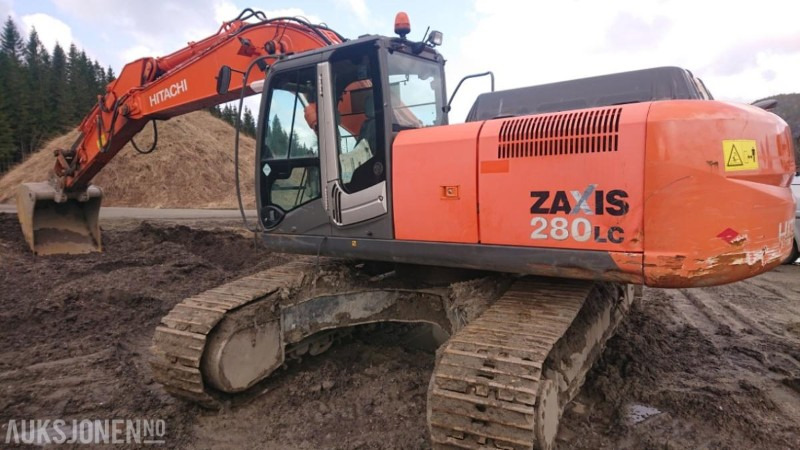 Hitachi ZX280Lc kun 9.000 arbeidstimer, ROTOTILT, 2 skuffer, sentralsmøring, hurtigkobling - Kotrógép: 2 kép. Hitachi ZX280Lc kun 9.000 arbeidstimer, ROTOTILT, 2 skuffer, sentralsmøring, hurtigkobling - Kotrógép: 2 kép.
