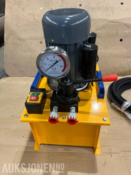 70 TONN HYDRAULISK PRESSE TIL BELTEBOLTER OG FORINGER 220V - Ipari gép: 4 kép. 70 TONN HYDRAULISK PRESSE TIL BELTEBOLTER OG FORINGER 220V - Ipari gép: 4 kép.