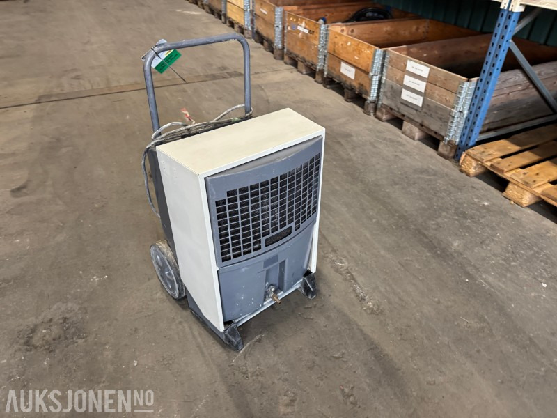 Dantherm CDT 40 avfukter - 230V - Ipari gép: 2 kép. Dantherm CDT 40 avfukter - 230V - Ipari gép: 2 kép.