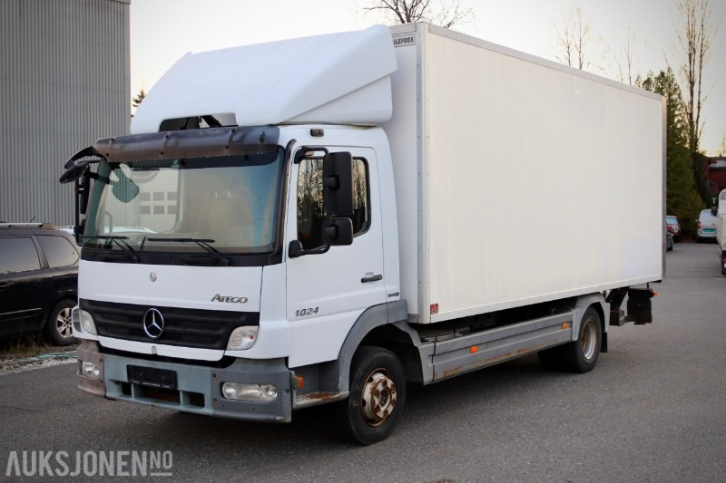 Mercedes-Benz Atego 1024 skapbil med løftelem – 6.2L / 238 hk – EU-godkjent til 20.10.2026 - Dobozos felépítményű teherautó: 1 kép. Mercedes-Benz Atego 1024 skapbil med løftelem – 6.2L / 238 hk – EU-godkjent til 20.10.2026 - Dobozos felépítményű teherautó: 1 kép.
