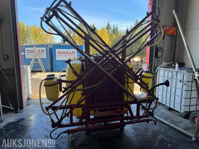 1989 Hardi LX åkersprøyte / 12 meter bom - Mezőgazdasági gépek: 3 kép. 1989 Hardi LX åkersprøyte / 12 meter bom - Mezőgazdasági gépek: 3 kép.