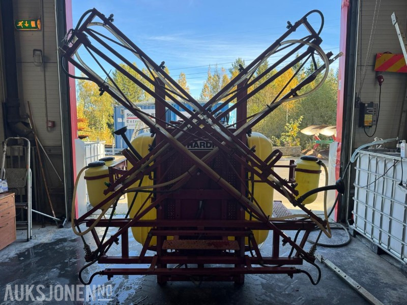 1989 Hardi LX åkersprøyte / 12 meter bom - Mezőgazdasági gépek: 2 kép. 1989 Hardi LX åkersprøyte / 12 meter bom - Mezőgazdasági gépek: 2 kép.