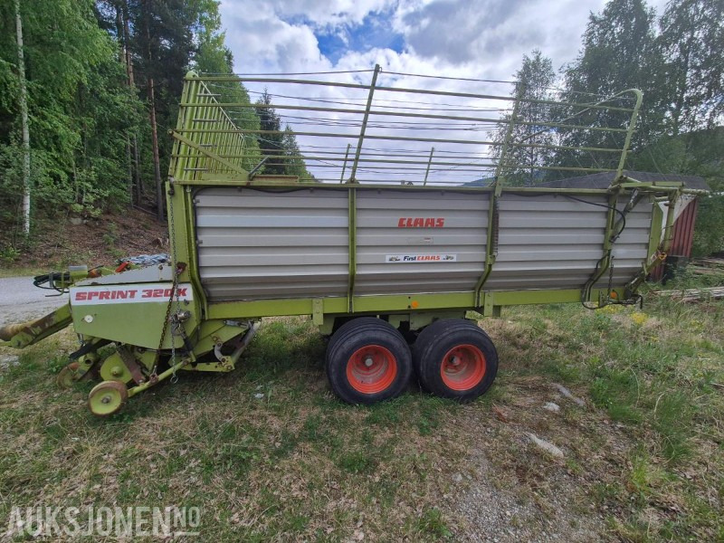 1990 Claas Sprint 320K Forvogn / pickup vogn / avlesservogn - Mezőgazdasági gépek: 2 kép. 1990 Claas Sprint 320K Forvogn / pickup vogn / avlesservogn - Mezőgazdasági gépek: 2 kép.