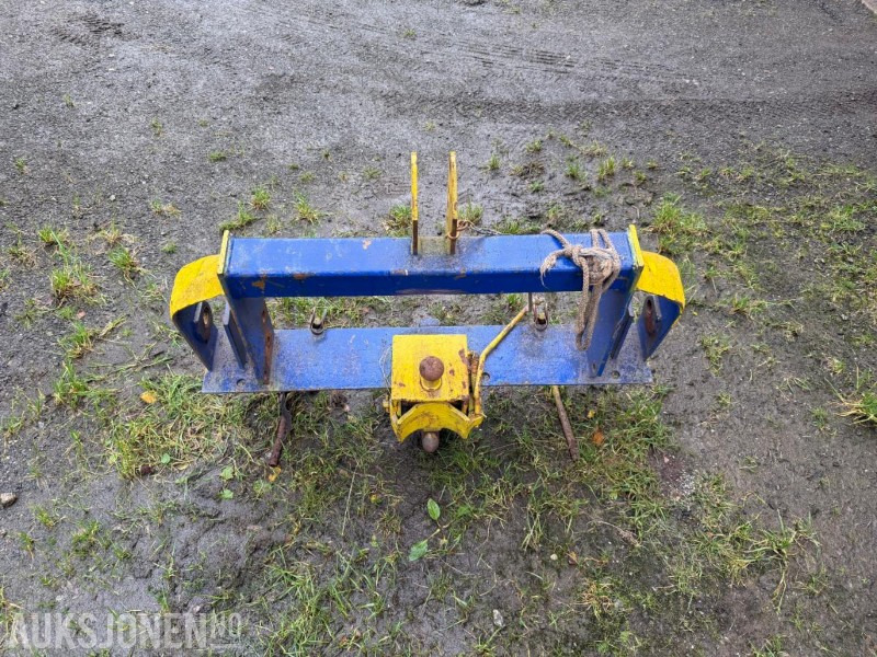 1990 Kombi-hengerfeste med kule og krok - Mezőgazdasági gépek: 5 kép. 1990 Kombi-hengerfeste med kule og krok - Mezőgazdasági gépek: 5 kép.