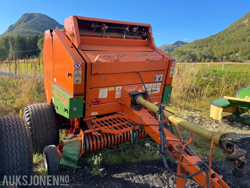 1999 Gallignani 3200 Rundballepresse selges som reparasjons objekt - Mezőgazdasági gépek: 1 kép. 1999 Gallignani 3200 Rundballepresse selges som reparasjons objekt - Mezőgazdasági gépek: 1 kép.
