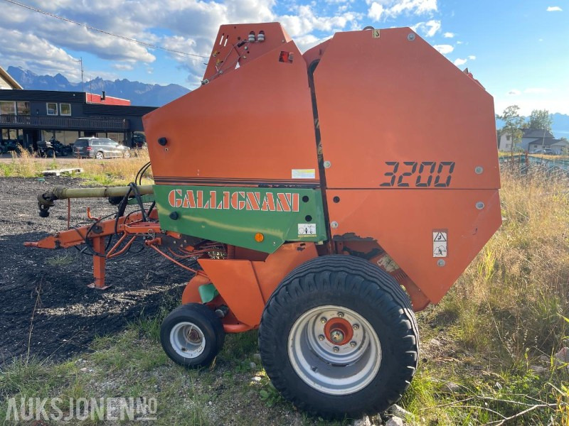 1999 Gallignani 3200 Rundballepresse selges som reparasjons objekt - Mezőgazdasági gépek: 4 kép. 1999 Gallignani 3200 Rundballepresse selges som reparasjons objekt - Mezőgazdasági gépek: 4 kép.
