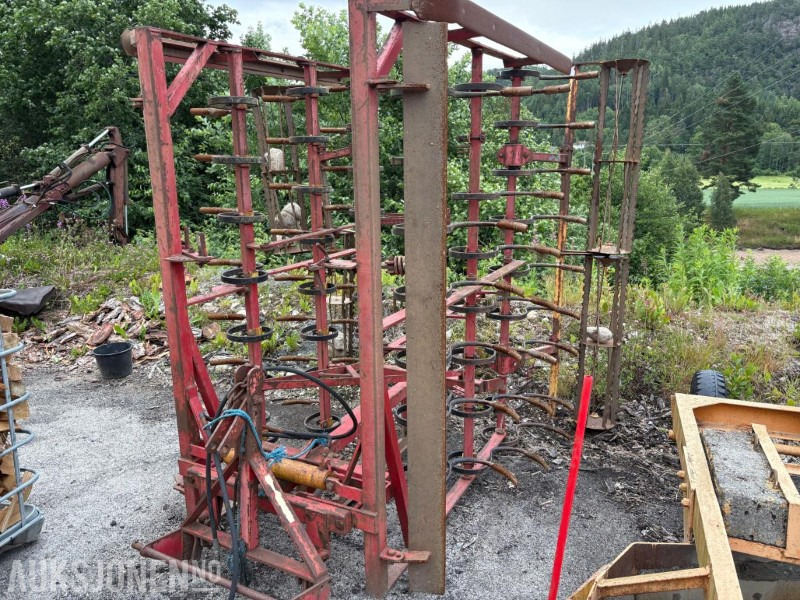 Mezőgazdasági gépek 2000 Vaderstad Harv: 1 kép.
