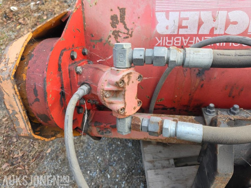 2005 G. Dücker GmbH & Co. KG MKT 13 R hydraulisk beitepuss / kantklipper - Mezőgazdasági gépek: 4 kép. 2005 G. Dücker GmbH & Co. KG MKT 13 R hydraulisk beitepuss / kantklipper - Mezőgazdasági gépek: 4 kép.