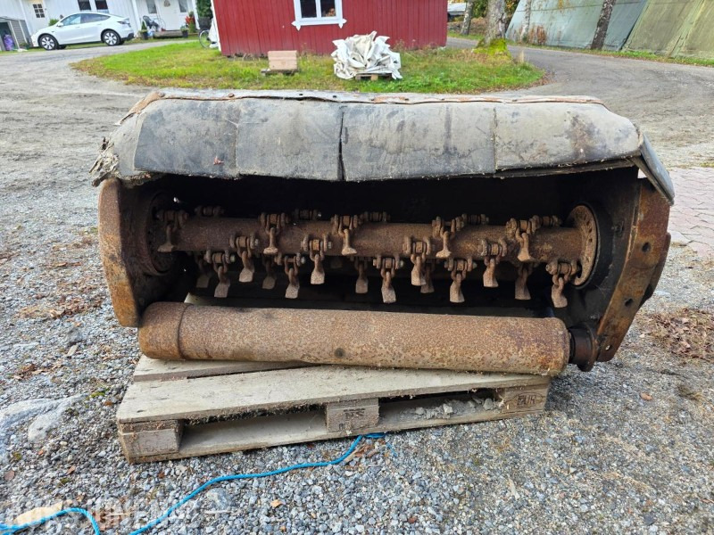 2005 G. Dücker GmbH & Co. KG MKT 13 R hydraulisk beitepuss / kantklipper - Mezőgazdasági gépek: 1 kép. 2005 G. Dücker GmbH & Co. KG MKT 13 R hydraulisk beitepuss / kantklipper - Mezőgazdasági gépek: 1 kép.