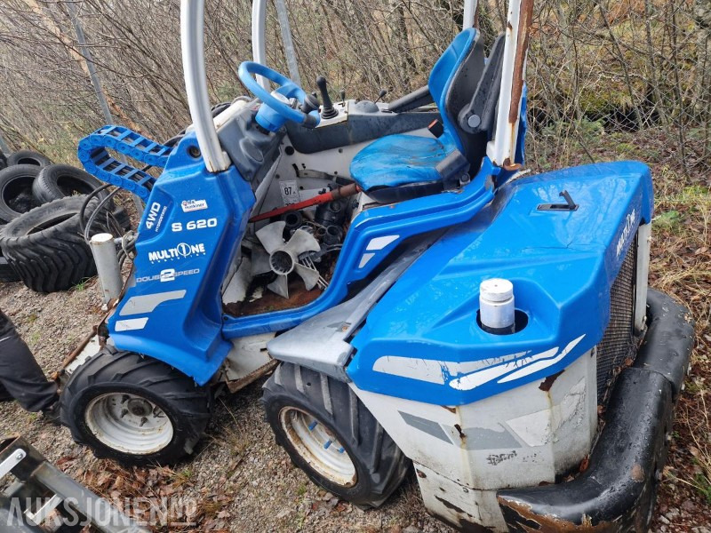 2015 MultiOne S620 4wd KUN 2373 timer - Rep Objekt - Mezőgazdasági gépek: 5 kép. 2015 MultiOne S620 4wd KUN 2373 timer - Rep Objekt - Mezőgazdasági gépek: 5 kép.