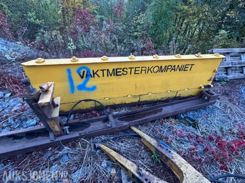 280cm hydraulisk brøyteskjær m/ skyveramme - Mezőgazdasági gépek: 2 kép. 280cm hydraulisk brøyteskjær m/ skyveramme - Mezőgazdasági gépek: 2 kép.