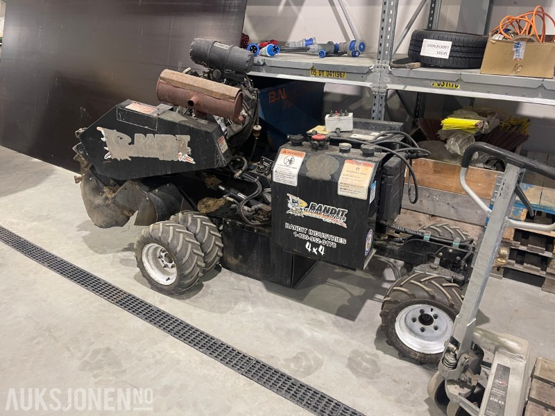 Bandit (Stump Grinder 4x4) STUBBEFRESER - Mezőgazdasági gépek: 2 kép. Bandit (Stump Grinder 4x4) STUBBEFRESER - Mezőgazdasági gépek: 2 kép.