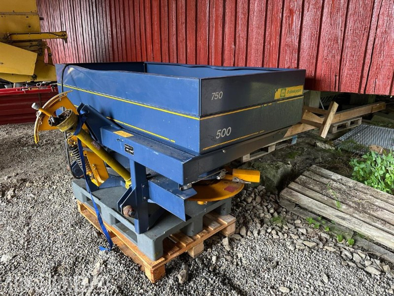 Bogballe DZ 6205 - 750 L Gjødsel Spreder - Mezőgazdasági gépek: 2 kép. Bogballe DZ 6205 - 750 L Gjødsel Spreder - Mezőgazdasági gépek: 2 kép.