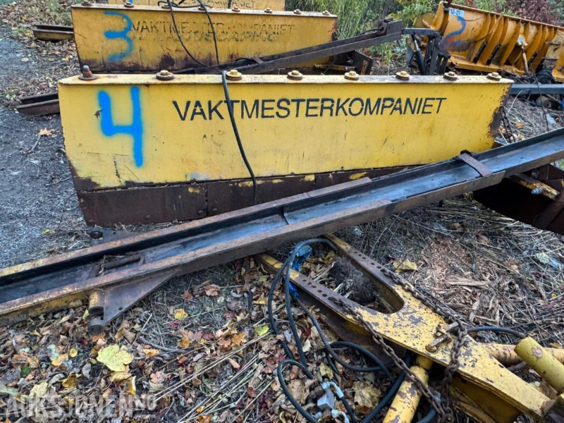 Brøyteskjær 280cm med skyveramme - Hydraulisk sving og tilt - Mezőgazdasági gépek: 2 kép. Brøyteskjær 280cm med skyveramme - Hydraulisk sving og tilt - Mezőgazdasági gépek: 2 kép.