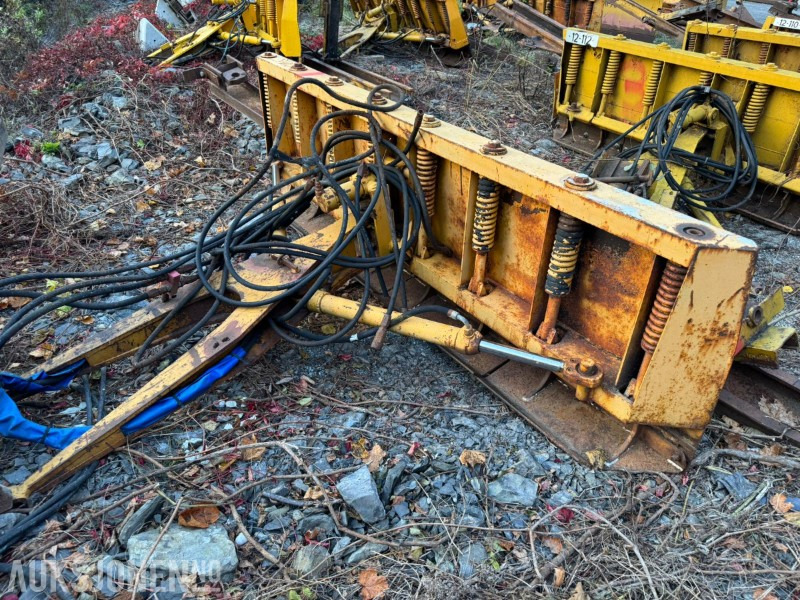 Brøyteskjær hydraulisk med skyveramme - Mezőgazdasági gépek: 4 kép. Brøyteskjær hydraulisk med skyveramme - Mezőgazdasági gépek: 4 kép.