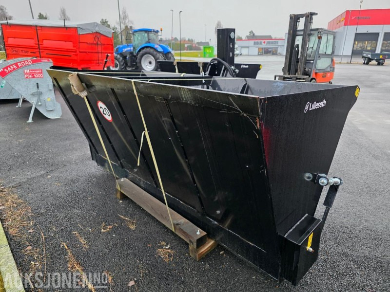 LILLESETH SANDSTRØERSKUFF – 240 CM – SELVLASTENDE - Mezőgazdasági gépek: 1 kép. LILLESETH SANDSTRØERSKUFF – 240 CM – SELVLASTENDE - Mezőgazdasági gépek: 1 kép.