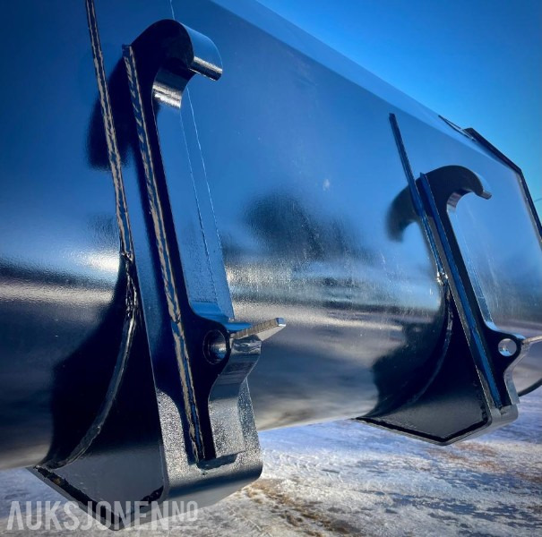 Traktorskuff 240 cm med Trima/sms feste - Mezőgazdasági gépek: 2 kép. Traktorskuff 240 cm med Trima/sms feste - Mezőgazdasági gépek: 2 kép.