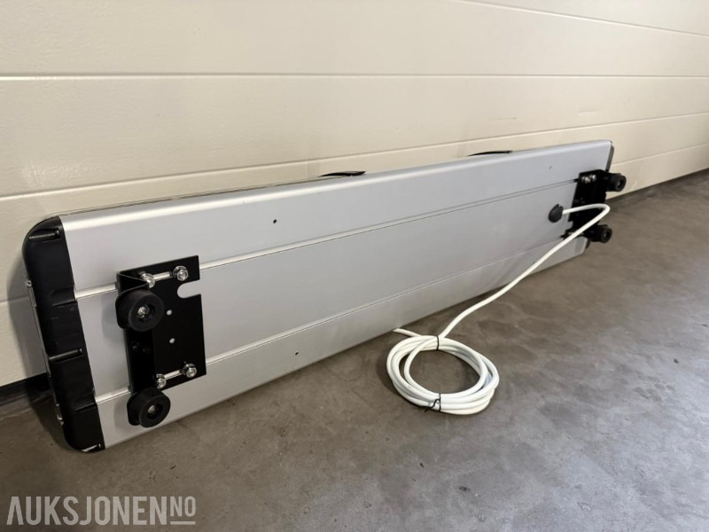Ny Blinklampe 120cm - Építőipari berendezések: 3 kép. Ny Blinklampe 120cm - Építőipari berendezések: 3 kép.