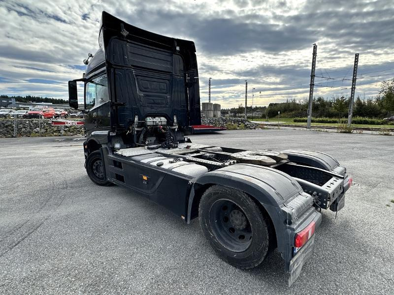 2018 Mercedes-Benz 2046LS 4X2 963402 12 - Nyergesvontató: 3 kép. 2018 Mercedes-Benz 2046LS 4X2 963402 12 - Nyergesvontató: 3 kép.