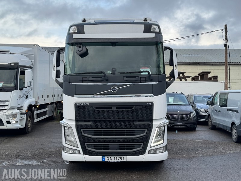2018 Volvo FH460 LNG TREKKVOGN 6X2 EURO 6 ADAPTIV CRUISE HELLUFT I-SHIFT KAMERA - Nyergesvontató: 2 kép. 2018 Volvo FH460 LNG TREKKVOGN 6X2 EURO 6 ADAPTIV CRUISE HELLUFT I-SHIFT KAMERA - Nyergesvontató: 2 kép.