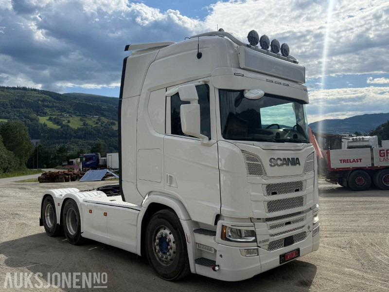 2020 Scania R-serie R580 - V8 - 6x2 Trekkvogn - Tipphydraulikk - Nyergesvontató: 2 kép. 2020 Scania R-serie R580 - V8 - 6x2 Trekkvogn - Tipphydraulikk - Nyergesvontató: 2 kép.