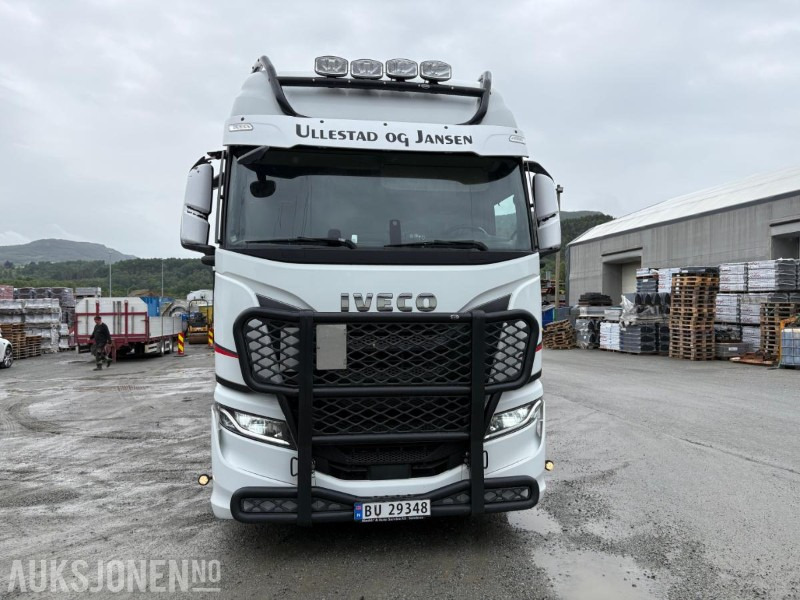 2021 Iveco S-way 570 trekkvogn med 3akslet kel-berg henger - Nyergesvontató: 4 kép. 2021 Iveco S-way 570 trekkvogn med 3akslet kel-berg henger - Nyergesvontató: 4 kép.