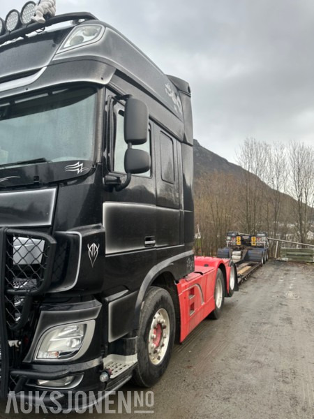 DAF XF 530 - Nyergesvontató: 3 kép. DAF XF 530 - Nyergesvontató: 3 kép.