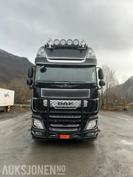 DAF XF 530 - Nyergesvontató: 1 kép. DAF XF 530 - Nyergesvontató: 1 kép.