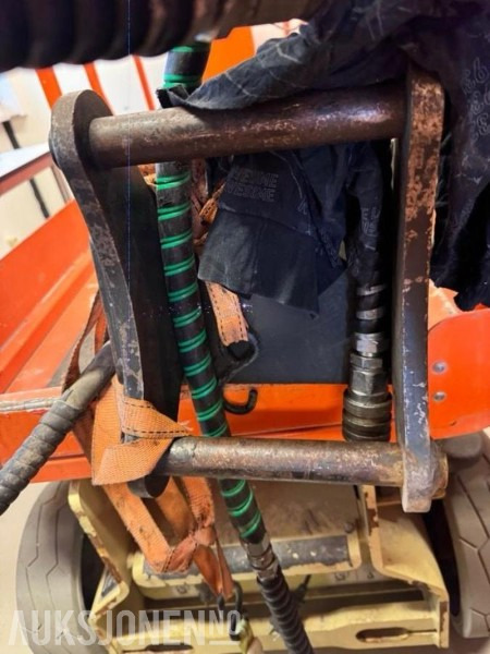 Pigghammer til minigraver Atlas Copco SB 102 / 69 kg / p max 150 bar / feste S30 / 180 modell 2020 - Hidraulikus törőfej - Minikotró: 3 kép. Pigghammer til minigraver Atlas Copco SB 102 / 69 kg / p max 150 bar / feste S30 / 180 modell 2020 - Hidraulikus törőfej - Minikotró: 3 kép.
