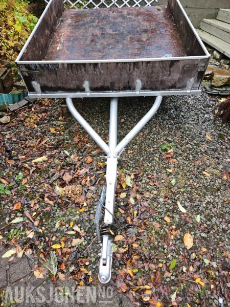 2003 Tredal T-85-BR henger - Pótkocsi: 1 kép. 2003 Tredal T-85-BR henger - Pótkocsi: 1 kép.