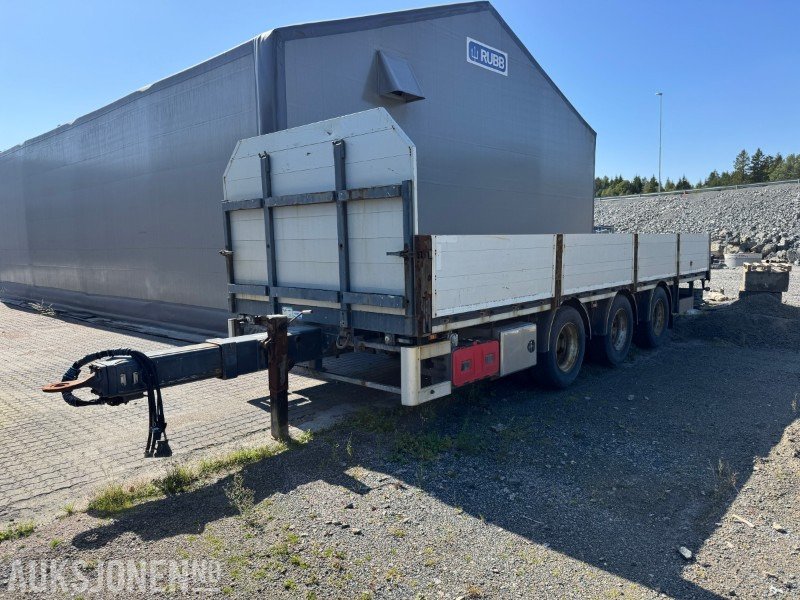 2013 Konar 3 akslet plankjerre - Pótkocsi: 1 kép. 2013 Konar 3 akslet plankjerre - Pótkocsi: 1 kép.