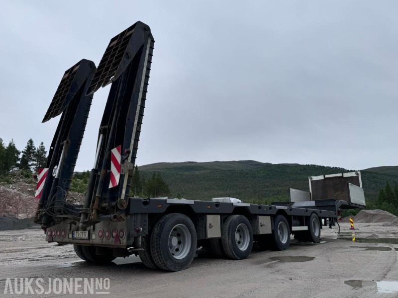 2019 Carnehl CSTV 40-60 - 4 akslet maskinsemi - Manuelt uttrekk - Hydraulisk bredding - Støttelabber bak - Fjernstyring - Pótkocsi: 4 kép. 2019 Carnehl CSTV 40-60 - 4 akslet maskinsemi - Manuelt uttrekk - Hydraulisk bredding - Støttelabber bak - Fjernstyring - Pótkocsi: 4 kép.