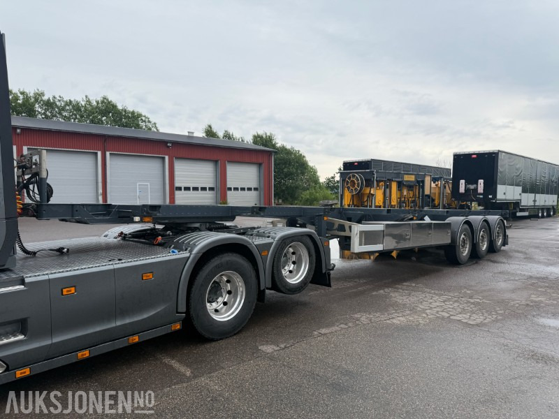 Vang SHSL 111 C 3-akslet containerchassis - Pótkocsi: 1 kép. Vang SHSL 111 C 3-akslet containerchassis - Pótkocsi: 1 kép.